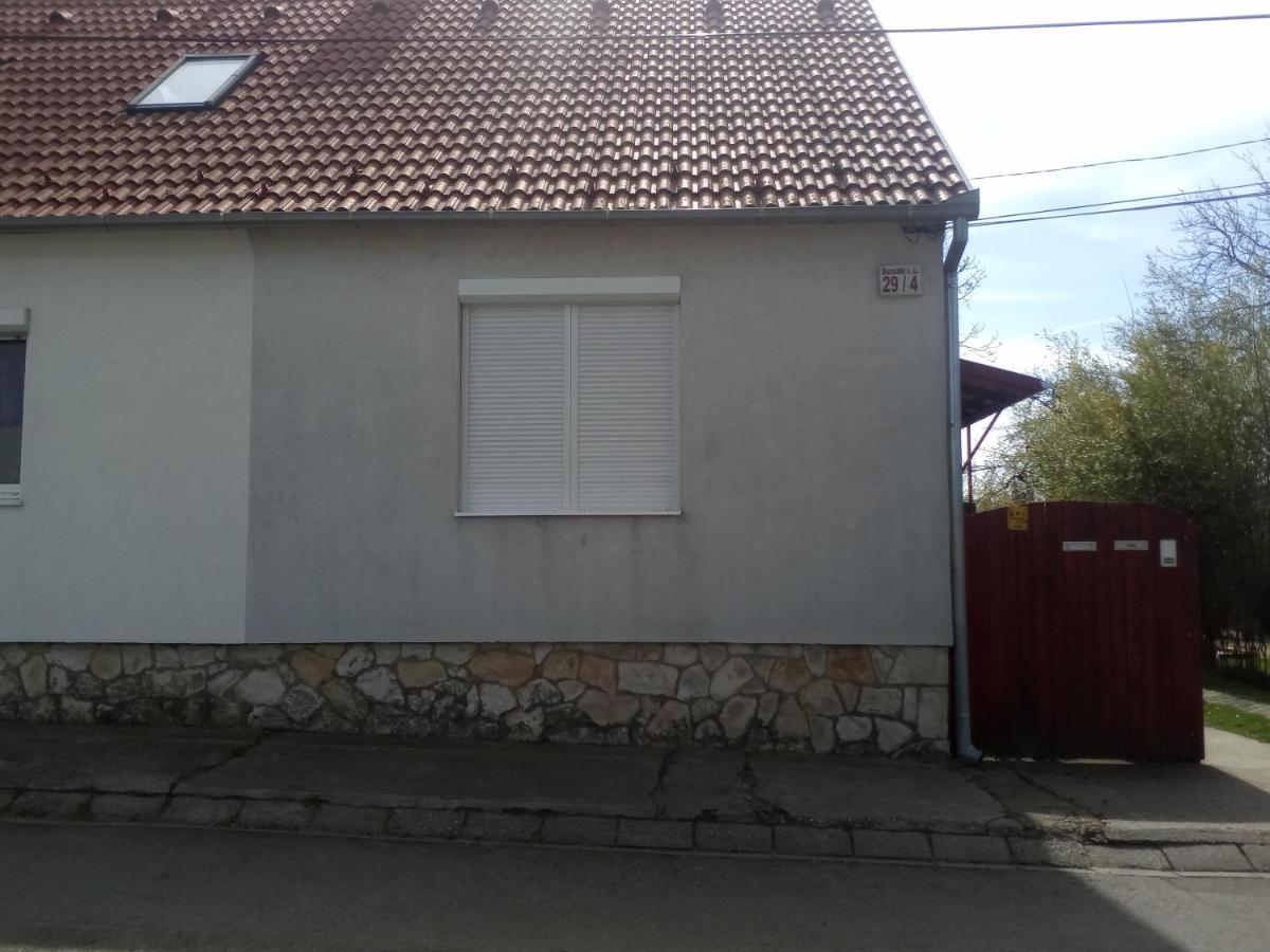 Budai Vam Apartmanhaz Πετς Εξωτερικό φωτογραφία