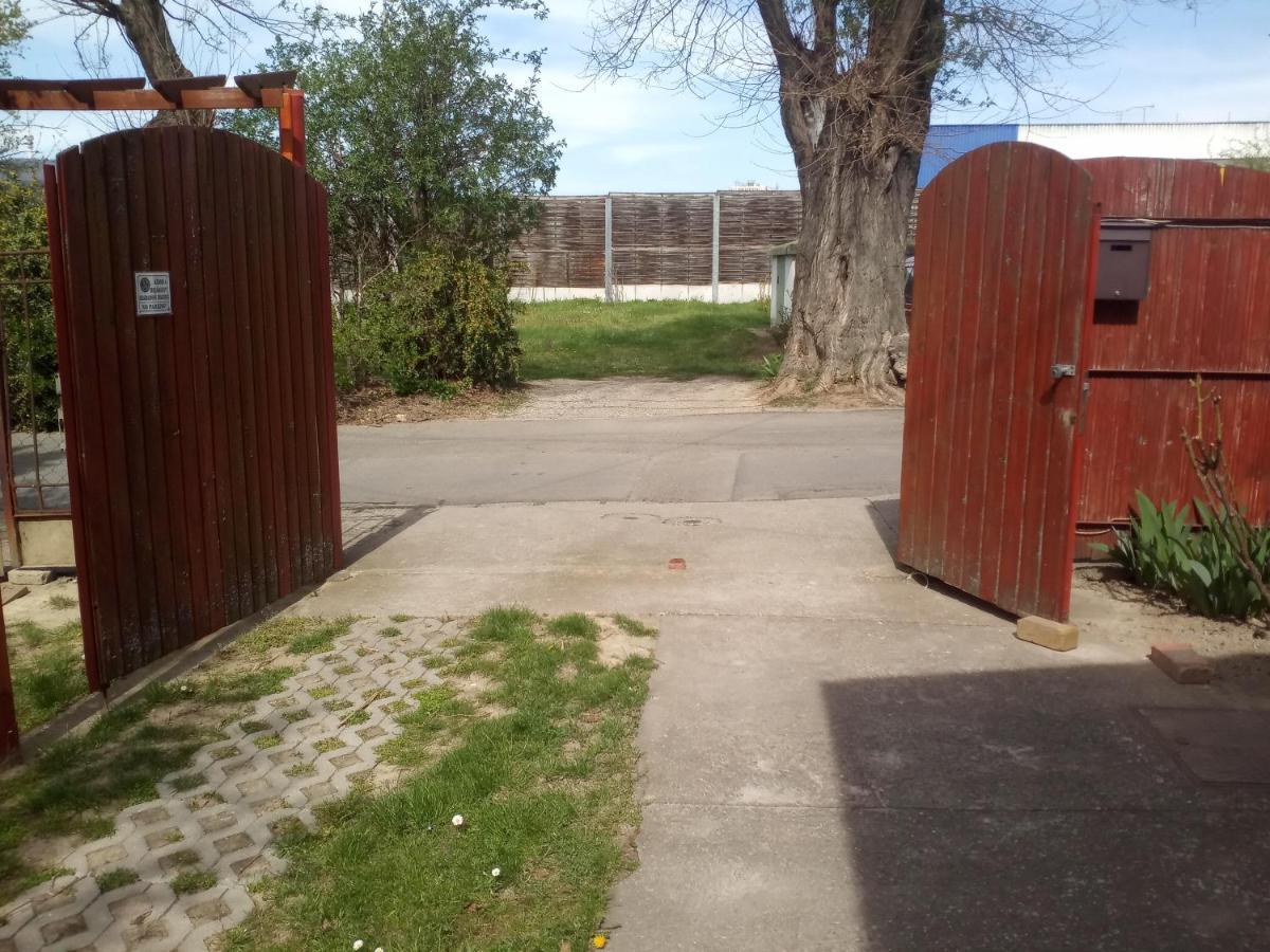 Budai Vam Apartmanhaz Πετς Εξωτερικό φωτογραφία